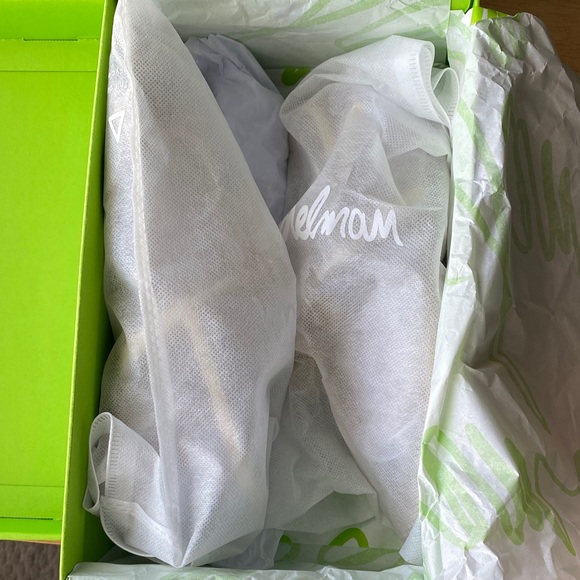 Sam Edelman Cream and Gold Floral Sandals - Picture 14 of 15